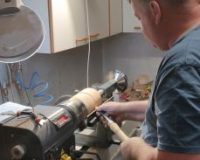 Holz-Präsentation Gusti